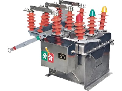 Трехфазный вакуумный автоматический выключатель наружной установки